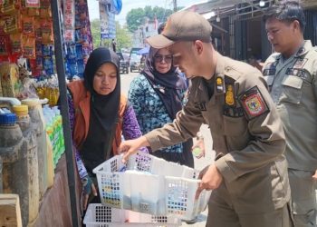 Camat dan Lurah Tertibkan Pasar Baru Bangko