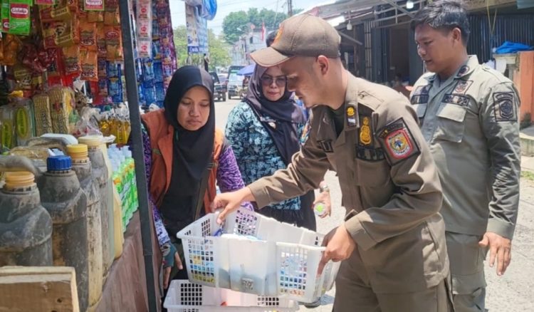 Camat dan Lurah Tertibkan Pasar Baru Bangko