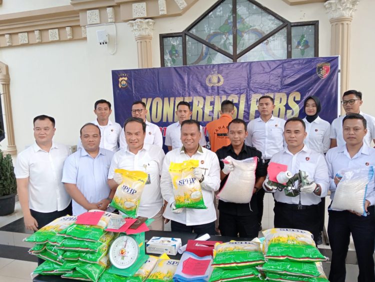 Polres Tebo Gelar Simulasi Pengamanan Kantor Bupati Tebo dan DPRD Kabupaten Tebo