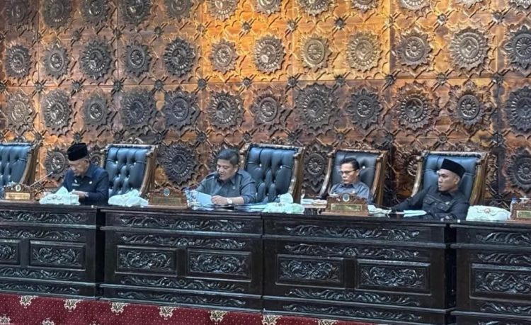 Fraksi-Fraksi Dewan Sampaikan Pandangan Umum Dengan Tajam, Di Paripurna R-APBD Perubahan Merangin Tahun 2025.