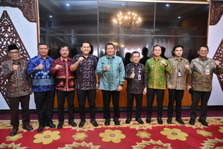 Hadiri Audiensi Bersama Wamen PANRB, Wawako Diza Tegaskan Komitmen Pemkot Tingkatkan Layanan Publik