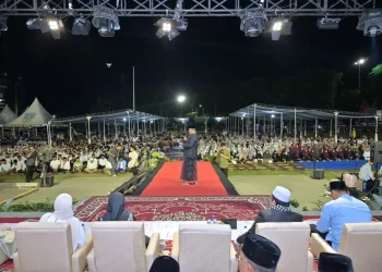 Bahagia Bershalawat, Bersama Wali Kota Maulana Ribuan Jamaah Doakan Keberkahan Kota Jambi