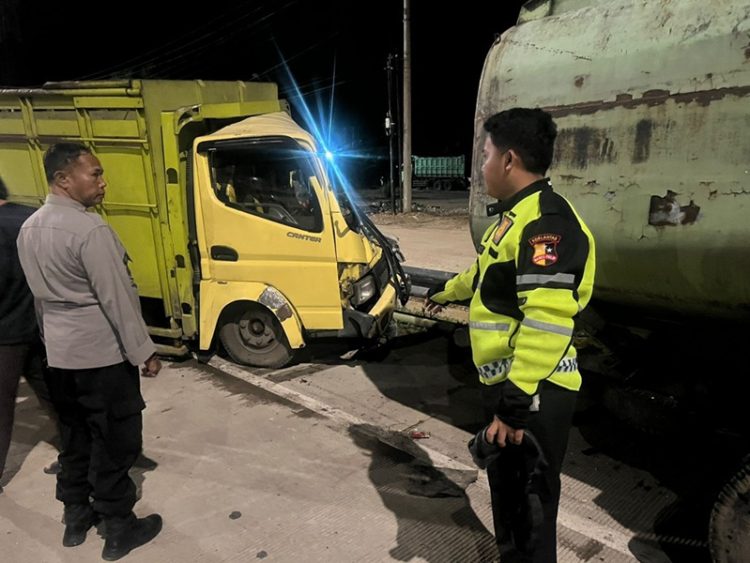 3 Truk Alami Kecelakaan Beruntun di Pintu Gerbang Tol Pijoan, 2 Orang Terluka