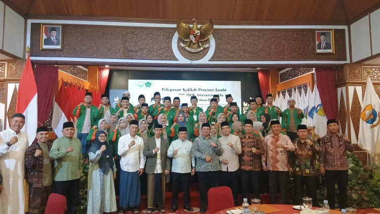 Kakanwil Kukuhkan 11 Agen Perubahan Kanwil Kemenag Jambi