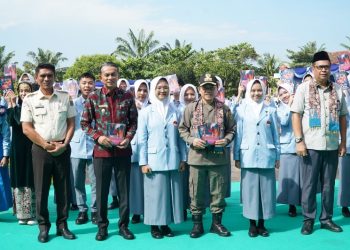 Gubernur Jambi Kukuhkan 278 Siswa Baru SMAN Titian Teras H. Abdurrahman Sayoeti