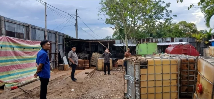 Komisi I DPRD Kota Jambi Sidak Lokasi Gudang Minyak Ilegal di Kenali Besar