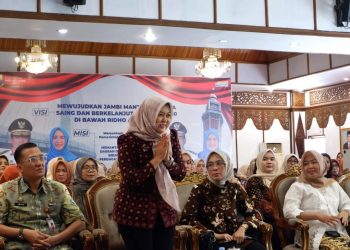 Wakil Ketua Dewan Kerajinan Nasional Daerah (Dekranasda) Kabupaten Muaro Jambi, Novi Astrianti, Menghadiri Temu Pengrajin Dekranasda Provinsi Jambi