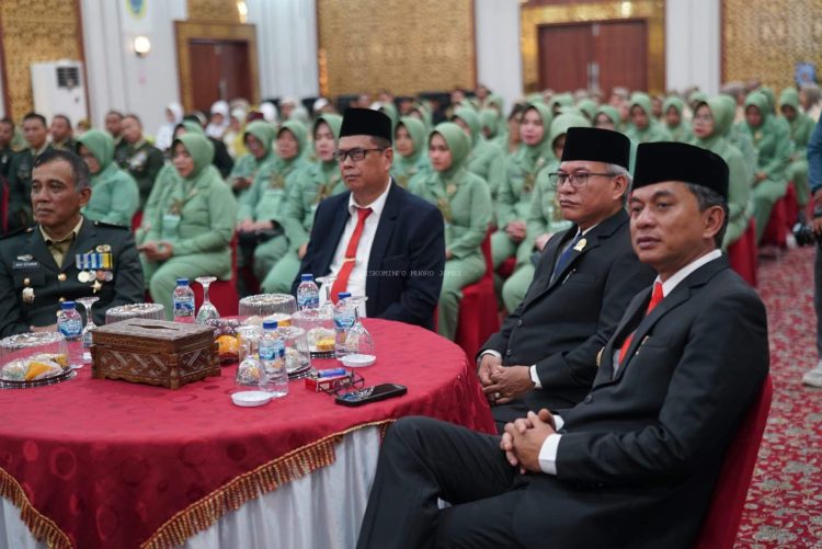 Wakil Bupati Muaro Jambi, Junaidi H. Mahir, bersama Ketua DPRD Muaro Jambi, Aidi Hatta, menghadiri Syukuran Hari Ulang Tahun (HUT) TNI ke-80