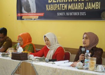 Wakil Bupati Muaro Jambi, Junaidi H. Mahir, bersama Ketua DPRD Muaro Jambi, Aidi Hatta, menghadiri Syukuran Hari Ulang Tahun (HUT) TNI ke-80