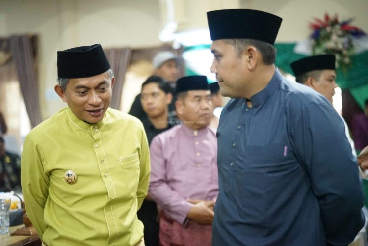 Wabup Muaro Jambi Junaidi H. Mahir Menghadiri Sidang Paripurna Istimewa DPRD Sarolangun, Dalam Rangka Memperingati HUT Kab. Sarolangun yang Ke 26 Tahun 2025