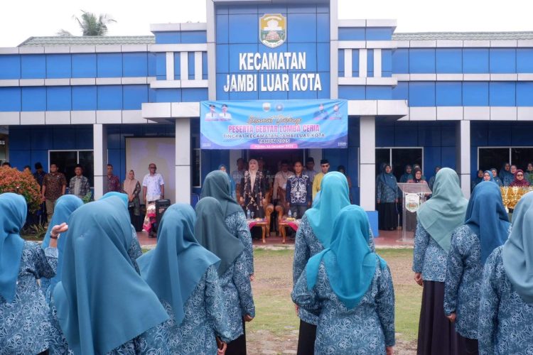 Ketua TP PKK Kabupaten Muaro Jambi Ririn Novianty, SE Membuka Kegiatan Gebyar Lomba Ceria Kader PKK Tingkat Kecamatan Jambi Luar Kota