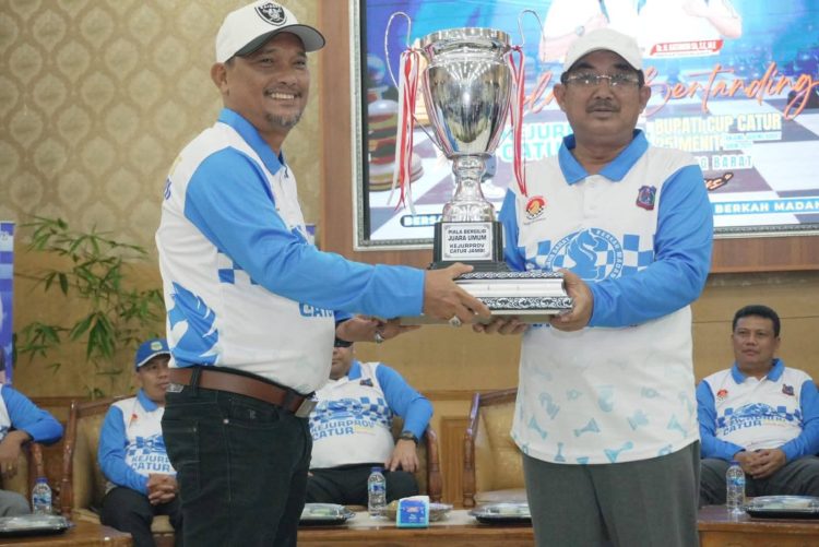 Kontingen Tanjab Barat Koleksi 10 Medali Emas dari Kejurprov Catur dan Open Turnamen Bupati Bupati Cup