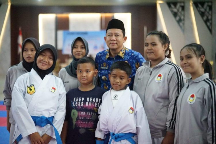 Bupati Muaro Jambi, Dr. Bambang Bayu Suseno, SP., MM., M.Si., Resmi Membuka Kejuaraan Karate Open dan Festival Karate Piala Bupati Muaro Jambi Tahun 2025