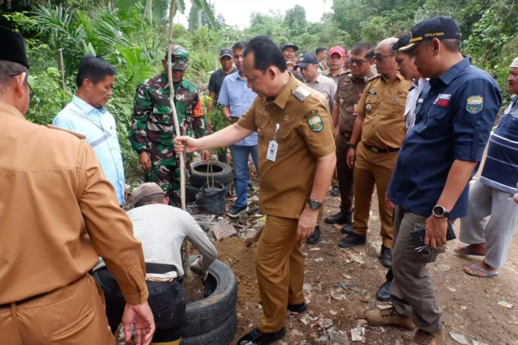 Bukan Cuma Tutup, Ini 4 Jurus Andalan Bupati BBS Basmi Sampah Liar di Pematang Gajah
