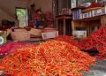 Harga Cabai Merah di Pasar Kramat Tinggi Tembus 70 Ribu Per Kg