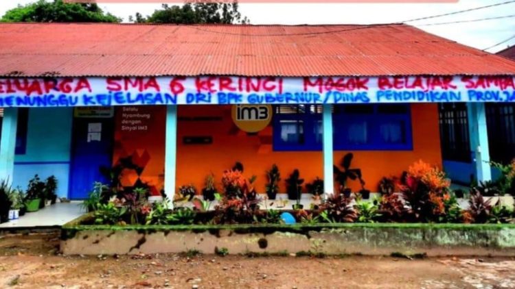 Kepsek SMAN 6 Kerinci Masih Dinonaktifkan