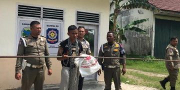 Satpol PP Batanghari Amankan Pencuri Tiang Umbul-umbul dan Rantai Pembatas di Alun-alun