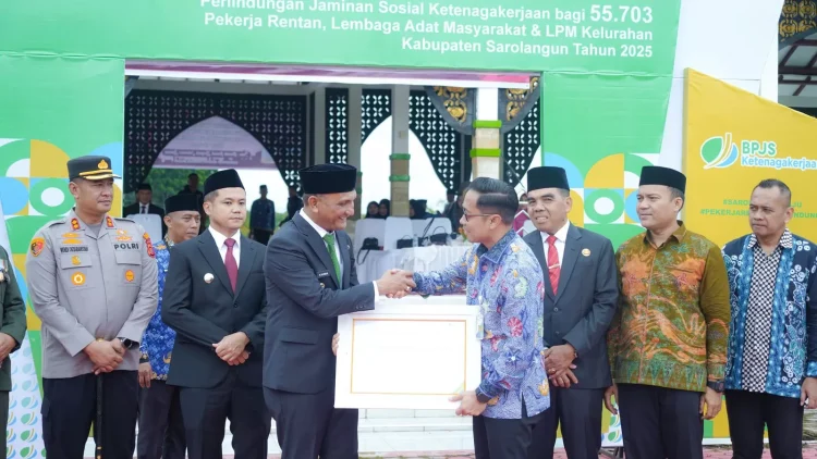 Bupati Sarolangun Launching Perlindungan Jamsostek Bagi 55.703 Pekerja