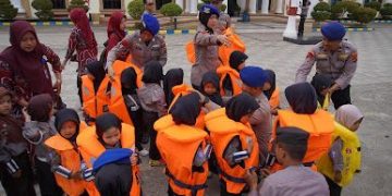 Ditpolairud Polda Jambi Gelar Polisi Sahabat Anak, Tanamkan Nilai Disiplin dan Cinta Tanah Air Sejak Dini