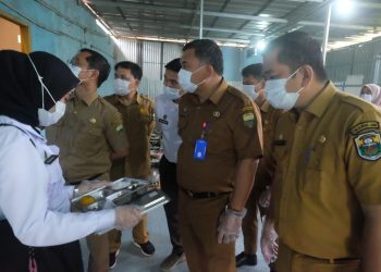 Sekda Muaro Jambi Tinjau Langsung Pelaksanaan Program Makan Bergizi Gratis di Jaluko, Ini Hasilnya
