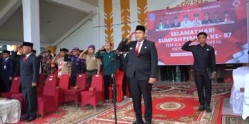 Pemprov Jambi Serahkan Bantuan Dumisake Pendidikan, SPP 340 Siswa Dibayar Lunas