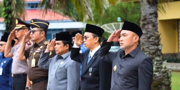 Pemprov Jambi Serahkan Bantuan Dumisake Pendidikan, SPP 340 Siswa Dibayar Lunas