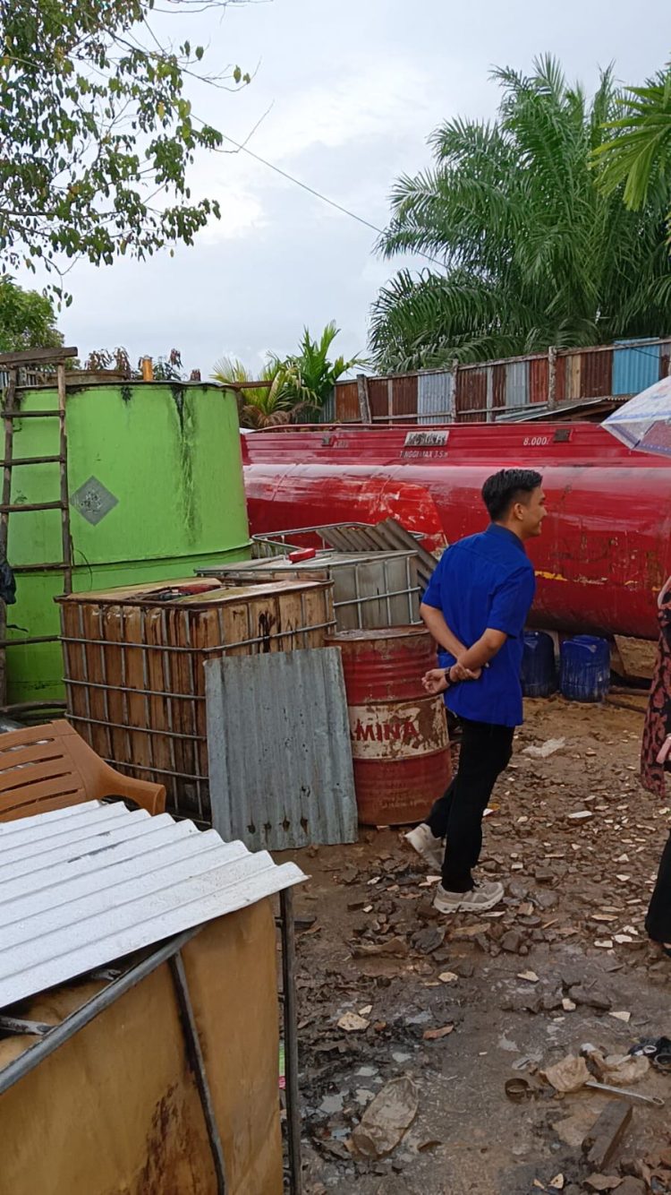 Dewan Temukan Gudang BBM Ditengah Pemukiman, Diduga Ilegal, Pemilik Kabur Saat Disidak