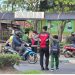 Hadir di Tengah Masyarakat, Personel Dit Samapta Polda Jambi Atur Lalin dirawan titik kemacetan