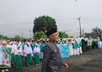 Bupati Dedy Putra Dinobatkan Sebagai Bapak Santri Kabupaten Bungo Pada Peringatan Hari Santri
