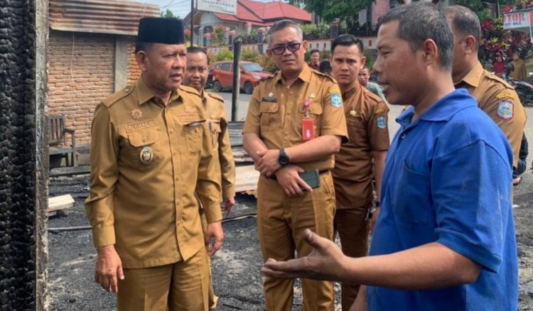 Wabup H A Khafid Jenguk dan Santuni Keluarga Korban Kebakaran