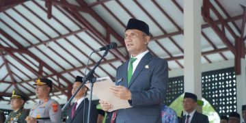 Pemprov Jambi Serahkan Bantuan Dumisake Pendidikan, SPP 340 Siswa Dibayar Lunas
