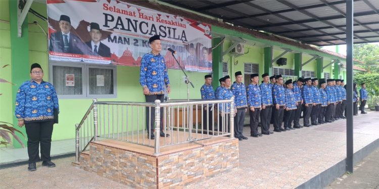 Kabag TU Kanwil Kemenag Jambi Pimpin Upacara Peringatan Hari Kesaktian Pancasila di MAN 2 Kota Jambi