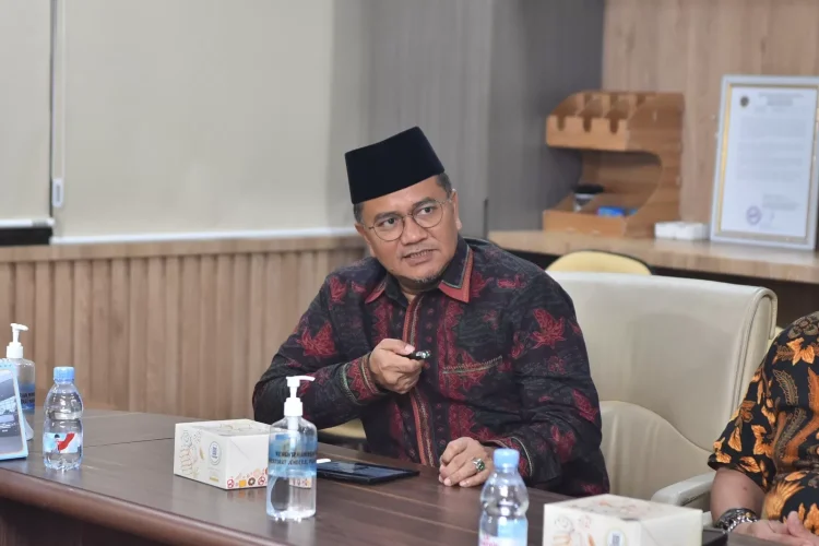 Turun Tangan Atasi Antrean Truk di SPBU, Maulana akan Batasi Truk Masuk Kota