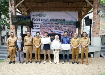 Wali Kota Jambi Serahkan Bansos Kepada Penderita HIV AIDS