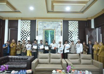Wabup Muaro Jambi Junaidi H. Mahir Menghadiri Sidang Paripurna Istimewa DPRD Sarolangun, Dalam Rangka Memperingati HUT Kab. Sarolangun yang Ke 26 Tahun 2025