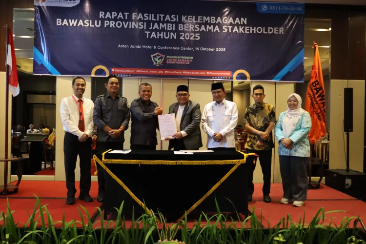 Bawaslu Jambi Perkuat Sinergi, Teken MoU dengan Perguruan Tinggi dan LAM Jambi