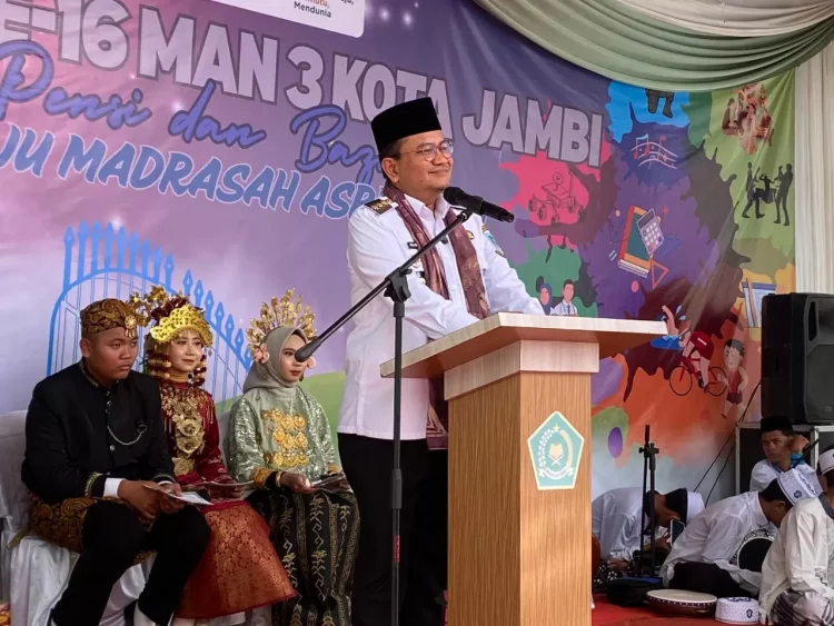 Wali Kota Maulana Dukung Pengembangan Karakter dan Potensi Siswa di MAN 3 Kota Jambi