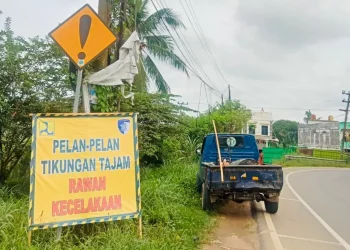 Tekan Angka Kecelakaan, Satlantas Polresta Jambi Pasang Rambu di Titik Rawan