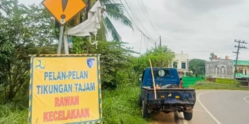 Tekan Angka Kecelakaan, Satlantas Polresta Jambi Pasang Rambu di Titik Rawan