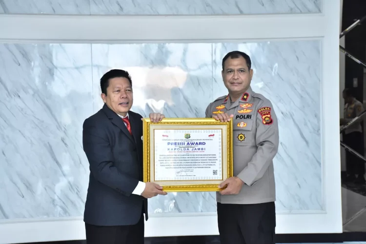 Wujudkan Lalu Lintas Lancar, Personel Polda Jambi Gatur di Titik Rawan Kemacetan