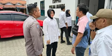 Wujudkan Lalu Lintas Lancar, Personel Polda Jambi Gatur di Titik Rawan Kemacetan
