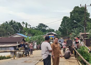 Pemprov Jambi Serahkan Bantuan Dumisake Pendidikan, SPP 340 Siswa Dibayar Lunas
