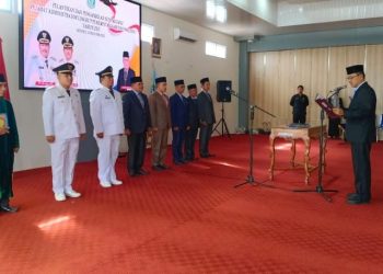 Pemprov Jambi Serahkan Bantuan Dumisake Pendidikan, SPP 340 Siswa Dibayar Lunas