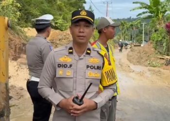 Kerja Cepat Polres Kerinci Tangani Longsor di Jalan Lintas Bangko–Kerinci, Arus Lalu Lintas Kembali Lancar