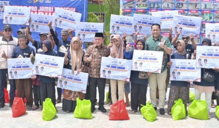 Bupati M. Syukur Dampingi Gubernur Al Haris Serahkan Bantuan Dumisake Pendidikan dan Bedah Rumah di Merangin