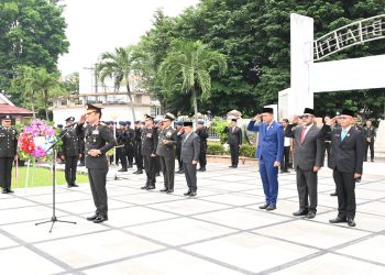 Kapolda Jambi Pimpin Upacara Ziarah Nasional Peringatan Hari Pahlawan