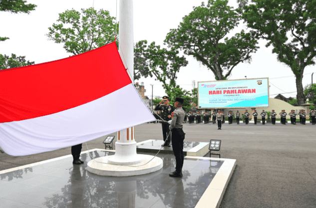 Kapolda Jambi Pimpin Upacara Peringatan Hari Pahlawan 2025