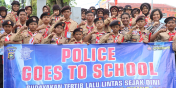 Police Goes To School, Sat Lantas Polres Tanjab Timur Ajak Pelajar Pramuka Budayakan Tertib Lalu Lintas Sejak Dini
