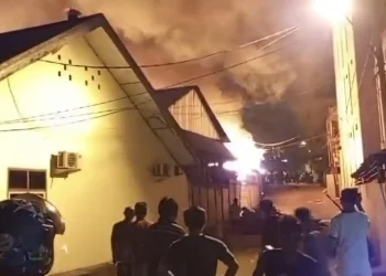 Korsleting Listrik Sebabkan Pabrik Tahu di Jelutung Terbakar