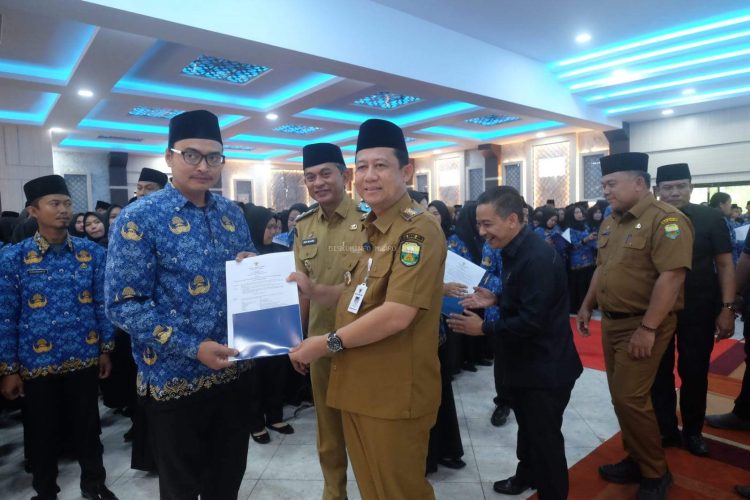 Ketua TP Posyandu Kabupaten Muaro Jambi, Ny Ririn Novianti, SE, Secara Resmi Membuka Sosialisasi Posyandu 6 SPM (Standar Pelayanan Minimal)